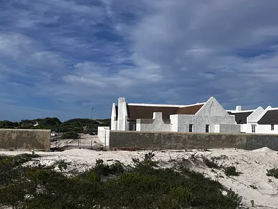 2 Bedroom Townhouse For Sale in Struisbaai - img