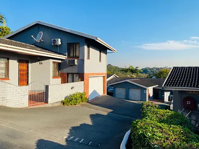 3 Bedroom Apartment For Sale in Durban - Ueej.webp