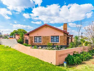 4 Bedroom House For Sale in Johannesburg - AFAN.webp