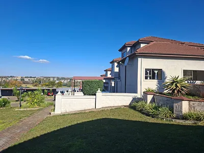 3 Bedroom Townhouse For Sale in Newcastle - img