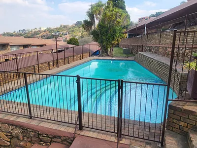 2 Bedroom Apartment For Sale in Johannesburg - QaH7.webp
