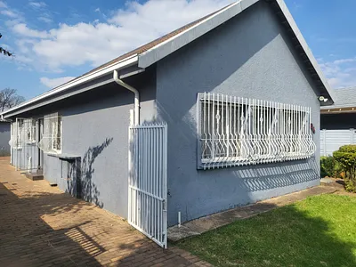 3 Bedroom House For Sale in Johannesburg - E9xU.webp