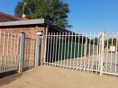 2 Bedroom Townhouse For Sale in Modimolle - rrNe.webp