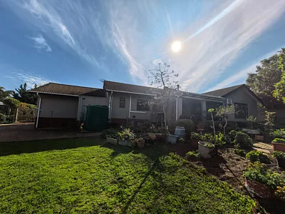 4 Bedroom House To Rent in Somerset West - 30Wx.webp