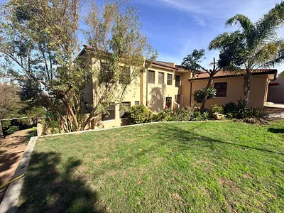 4 Bedroom House For Sale in Worcester - pe1v.webp