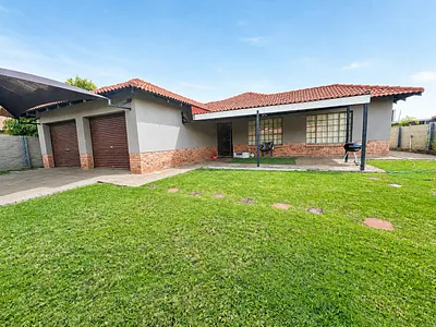 3 Bedroom House For Sale in Rustenburg - kpgS.webp