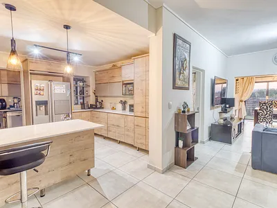 4 Bedroom Apartment For Sale in Randburg - 7w87.webp