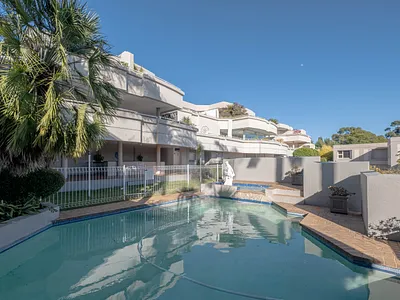 5 Bedroom Townhouse To Rent in Bedfordview - img