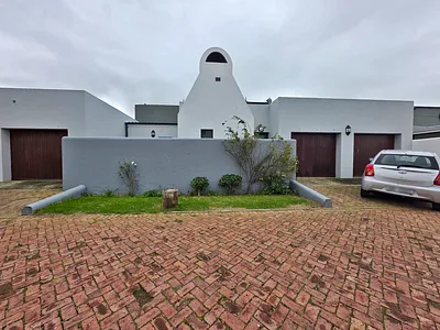 3 Bedroom Townhouse For Sale in Bredasdorp - hlRc.webp