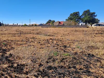 Vacant Land For Sale in Nigel - FM4r.webp