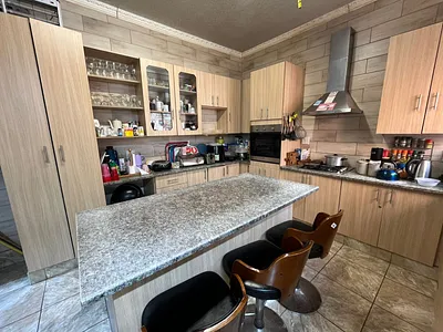 6 Bedroom House For Sale in East London - 64NY.webp