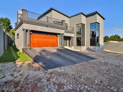 4 Bedroom House For Sale in Walkerville - i8pd.webp