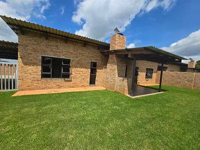 2 Bedroom Apartment To Rent in Klerksdorp - 7duE.webp