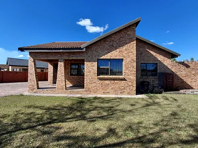 3 Bedroom House For Sale in Newcastle - img