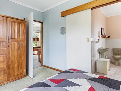 1 Bedroom Apartment To Rent in Amanzimtoti - dea9.webp