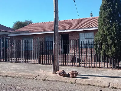 3 Bedroom House To Rent in Potchefstroom - 4oz3.webp