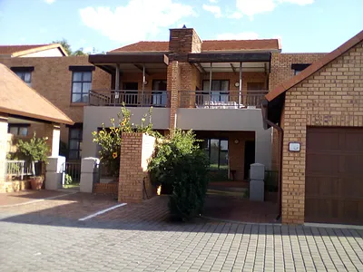 2 Bedroom Townhouse For Sale in Pretoria - img