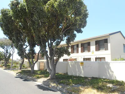 3 Bedroom Apartment To Rent in Cape Town - DEV9.webp