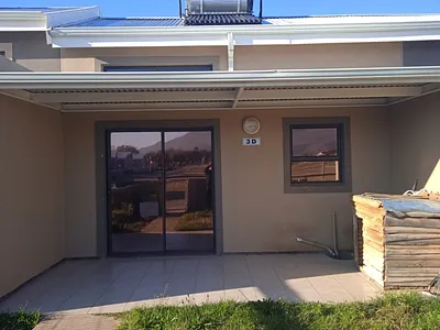 2 Bedroom House To Rent in Queenstown - hjKr.webp