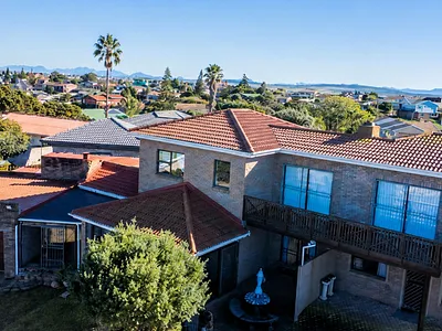 5 Bedroom House For Sale in Mossel Bay - img