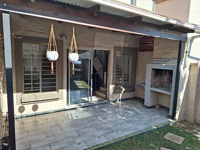 2 Bedroom Townhouse For Sale in Pretoria - img