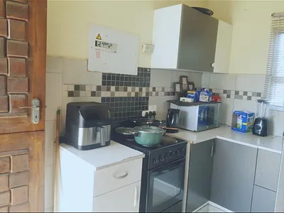 3 Bedroom House For Sale in Kwa-Thema Phase 2, Springs - eDZq.webp