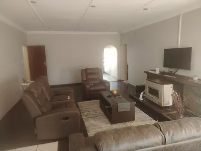 3 Bedroom House To Rent in Springs - sFuP.webp