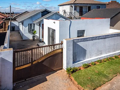 2 Bedroom House For Sale in Soweto - aBSG.webp