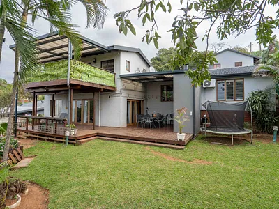 4 Bedroom House For Sale in Amanzimtoti - vuGG.webp