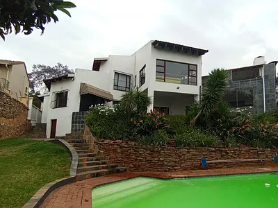 4 Bedroom House For Sale in Randburg - 6Vo3.webp