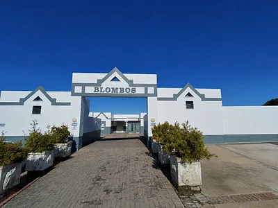 3 Bedroom Townhouse For Sale in Stilbaai West, Stilbaai - h5ib.webp
