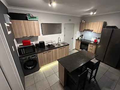2 Bedroom Apartment To Rent in Amanzimtoti - img