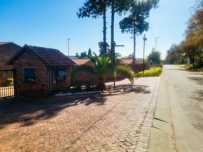 3 Bedroom Apartment For Sale in Sandton - 0dGr.webp