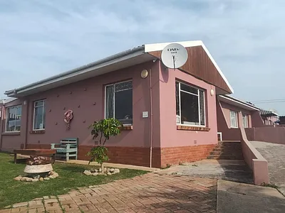9 Bedroom House For Sale in Port Elizabeth - y9SY.webp