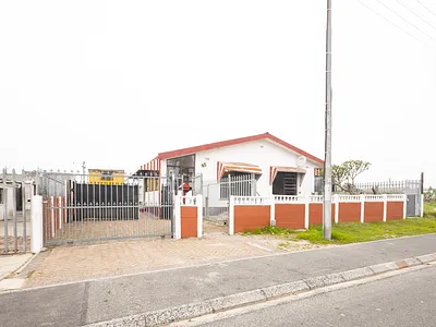 3 Bedroom House For Sale in Parow - sBqM.webp