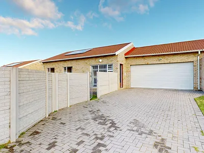 3 Bedroom Townhouse For Sale in Port Elizabeth - pLeW.webp