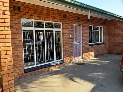 2 Bedroom Townhouse For Sale in Rustenburg - I0X7.webp