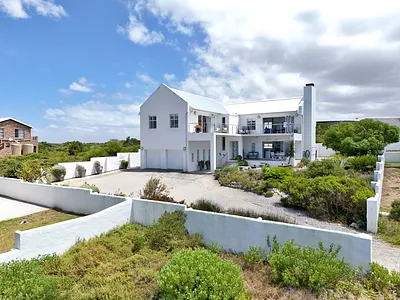 4 Bedroom House For Sale in Struisbaai - xxCS.webp
