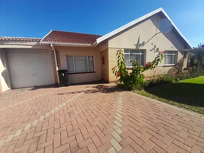 4 Bedroom House For Sale in Nigel - uSeN.webp