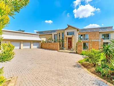4 Bedroom House For Sale in Midrand - MZjw.webp