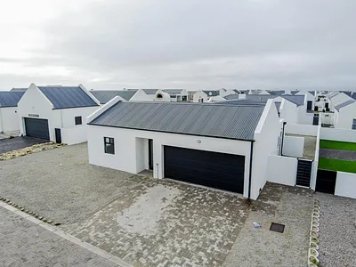 3 Bedroom House To Rent in Velddrif - SpEx.webp