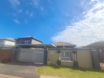 3 Bedroom House For Sale in Alberton - 0RwL.webp