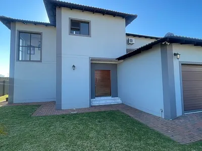 4 Bedroom Townhouse For Sale in Midrand - RR7t.webp