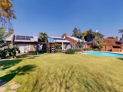 4 Bedroom House For Sale in Benoni - XE63.webp