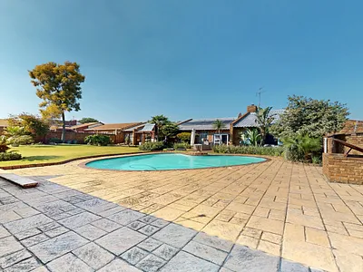 4 Bedroom House For Sale in Benoni - k2YW.webp