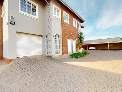 3 Bedroom Townhouse For Sale in Boksburg - qBgi.webp
