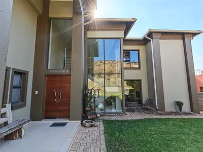 4 Bedroom House For Sale in Akasia - sSu7.webp