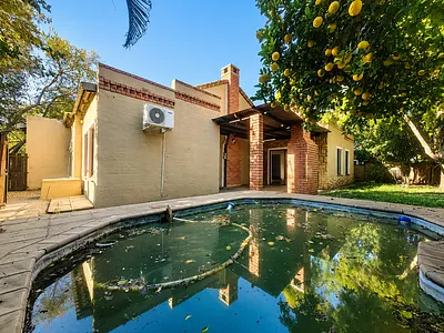 3 Bedroom Townhouse For Sale in Rustenburg - WLi3.webp