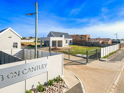 3 Bedroom Townhouse For Sale in George - f8Vo.webp