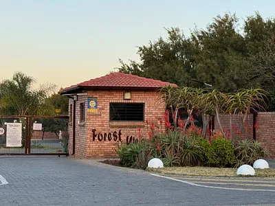 3 Bedroom Townhouse To Rent in Pretoria - img